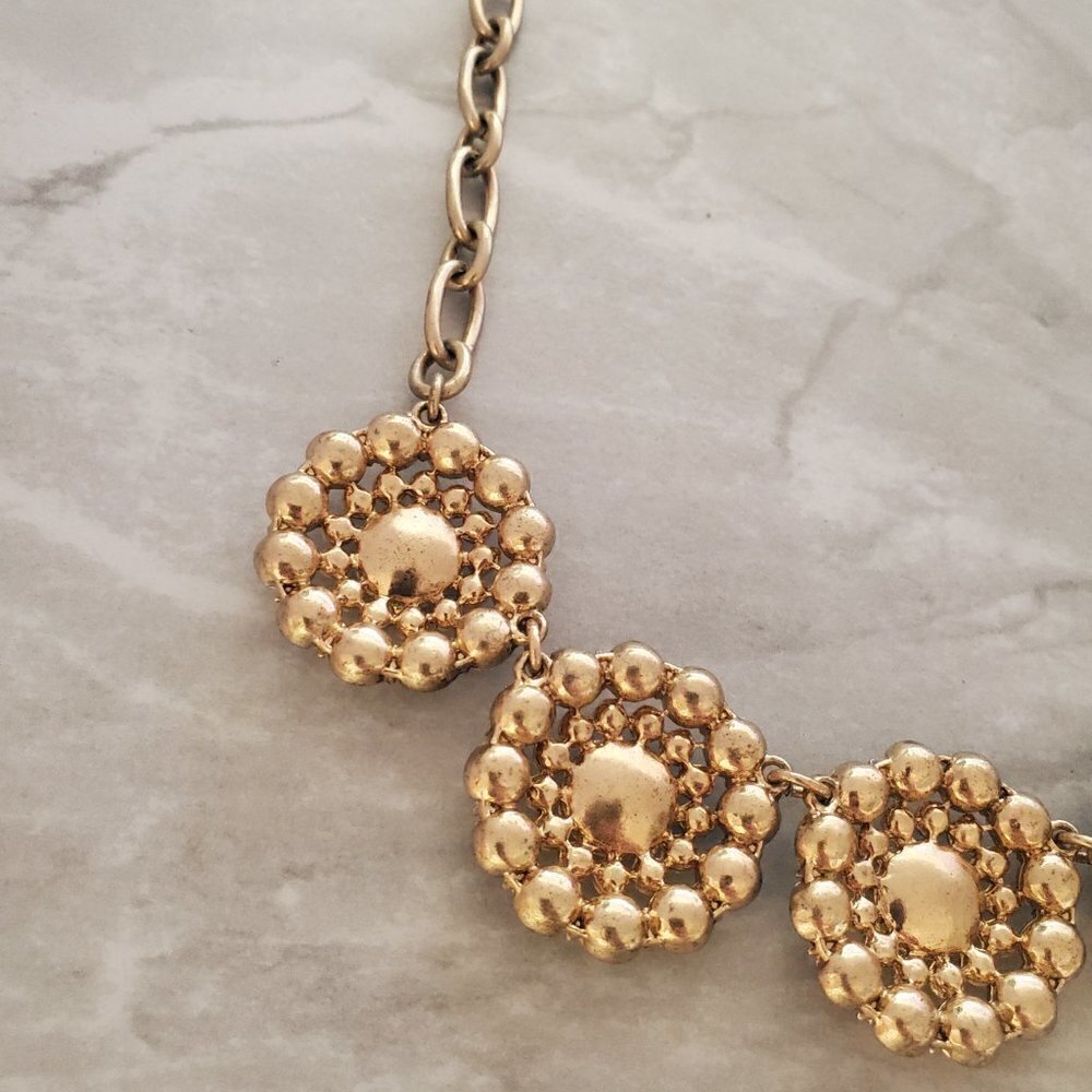 ✨ J.Crew Classic Rhinestones Pave Crystal Medallion Statement Necklace ✨ - Picture 14 of 16